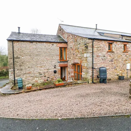 2 House Barn