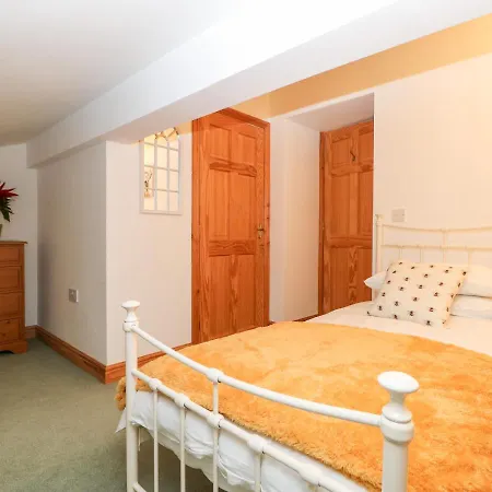 2 House Barn Holiday home